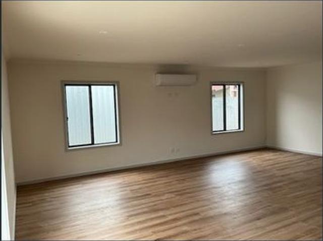 2 Bedroom Unit in Prime South Central Location