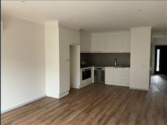 2 Bedroom Unit in Prime South Central Location