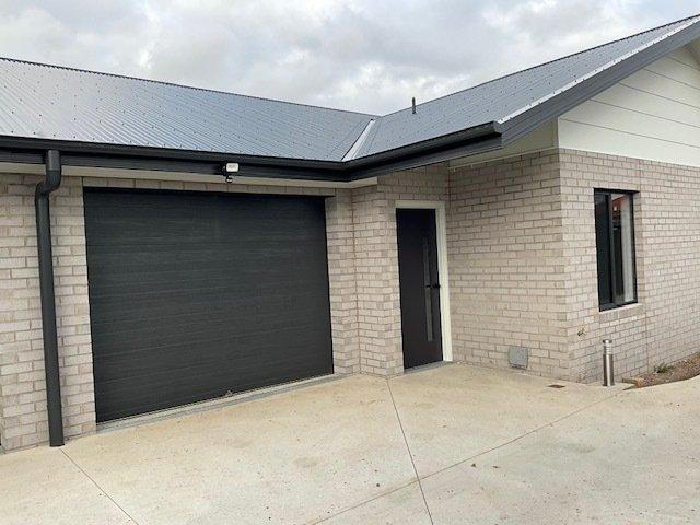 2 Bedroom Unit in Prime South Central Location