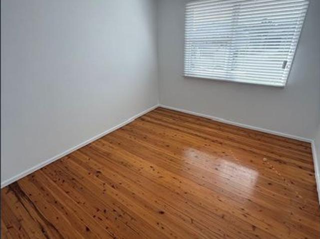 2 Bedroom Unit in Quiet Beachside Location