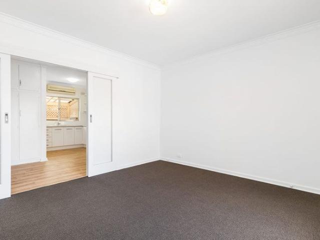 2 Bedroom Unit In Quiet Group!