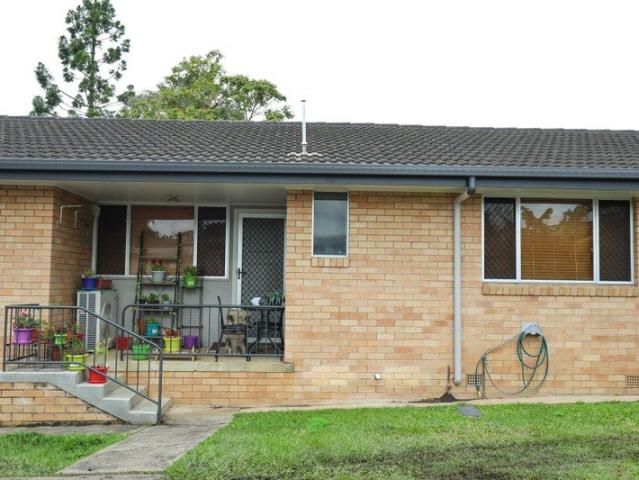 2 BEDROOM UNIT IN QUIET LOCATION