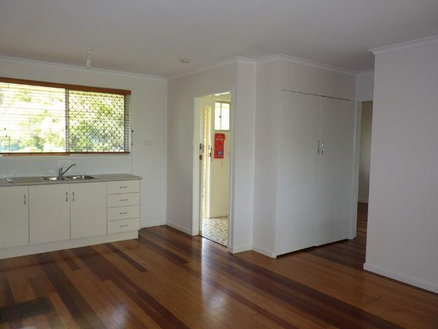 2 BEDROOM UNIT IN QUIET LOCATION