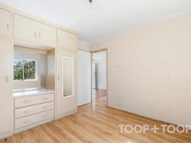2 bedroom unit just 3km from the CBD!