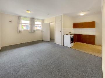 2 bedroom unit located close to the snowy hydro center