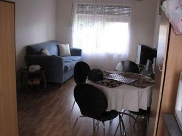 2 Bedroom Unit Minutes to the City