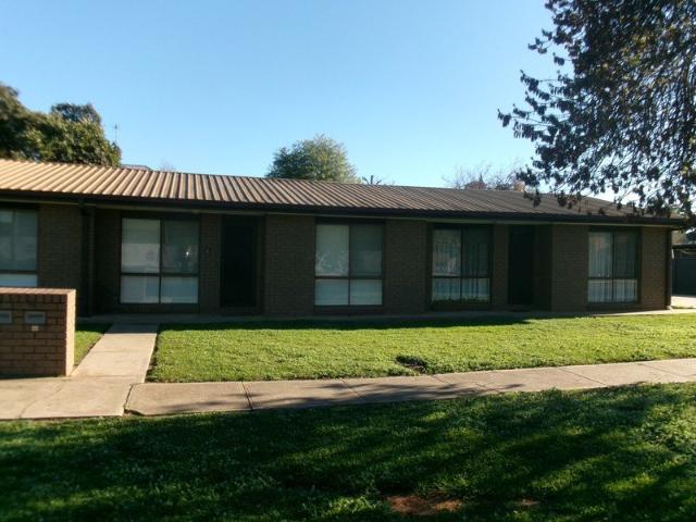 2 bedroom unit near Schools