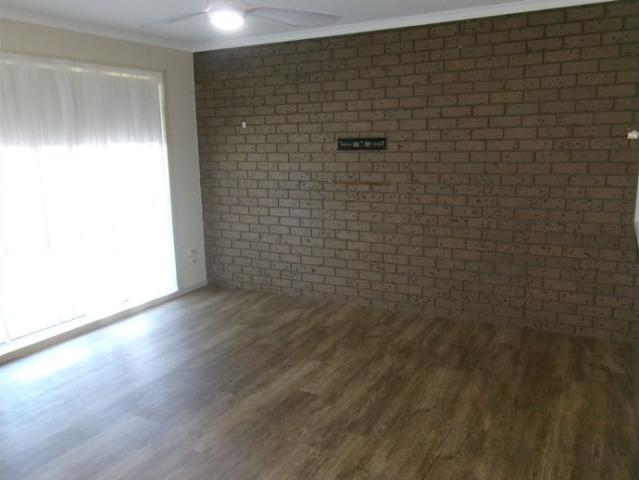 2 bedroom unit near Schools
