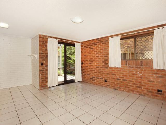2 Bedroom Unit on the Canal