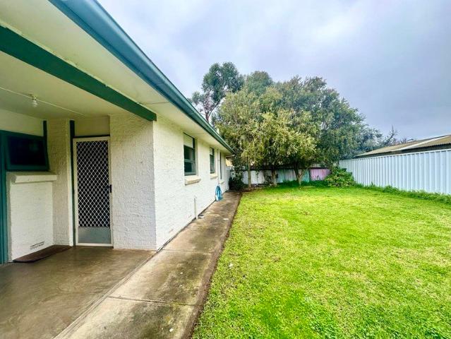 2 bedroom Unit One street back from the beautiful white sandy beaches of Carrickalinga