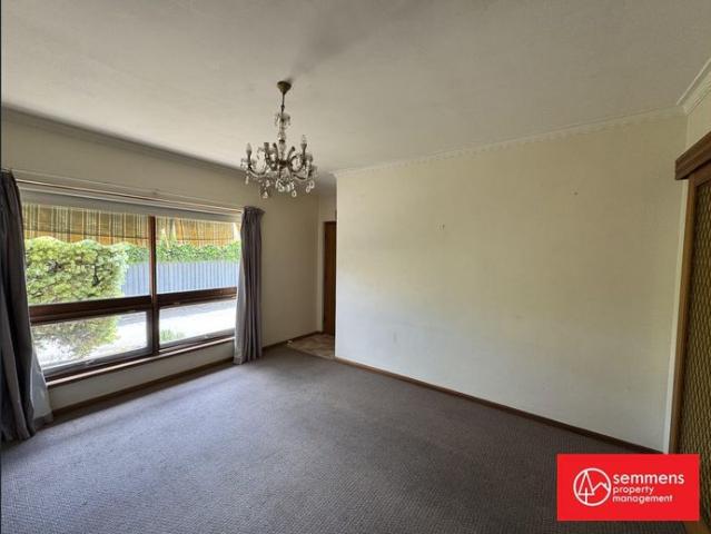 2 BEDROOM UNIT PERFECT LOCATION