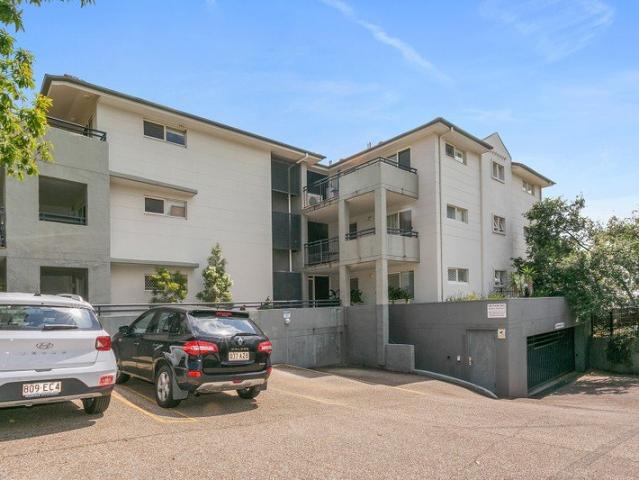 2 Bedroom Unit Prime Location
