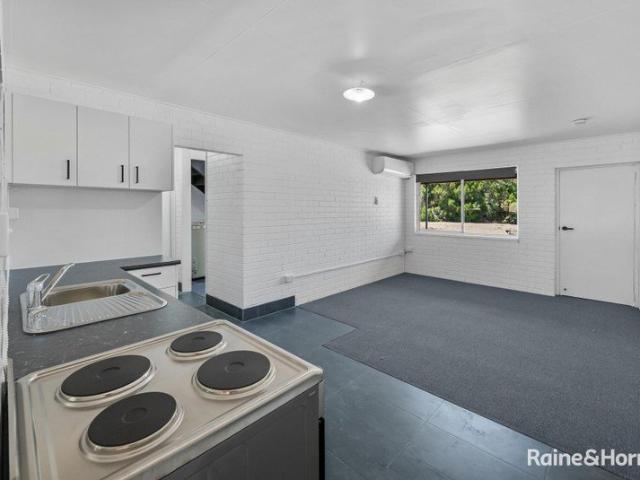 2 BEDROOM UNIT SHOAL POINT