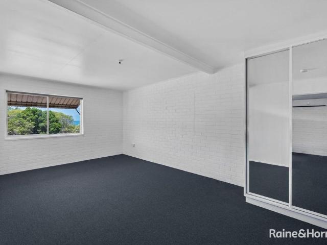 2 BEDROOM UNIT SHOAL POINT