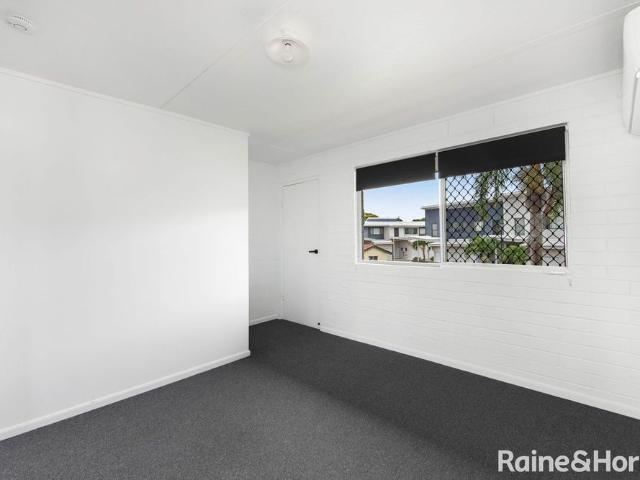 2 BEDROOM UNIT SOUTH MACKAY
