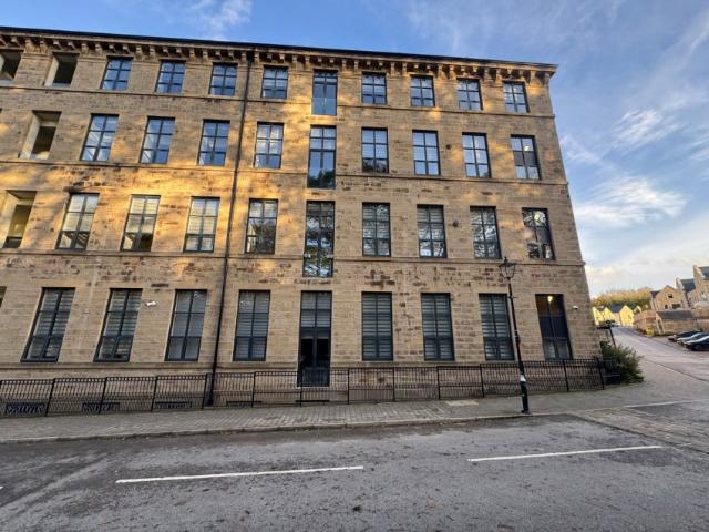 2 Bedroom Upper Floor Flat To Let