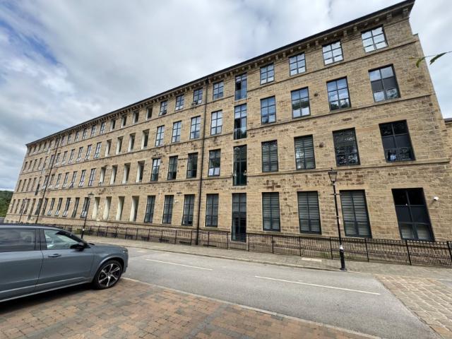 2 Bedroom Upper Floor Flat To Let