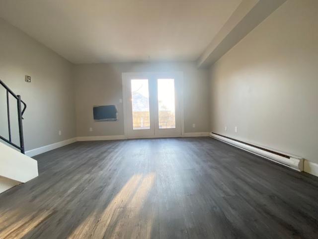 2 Bedroom Upper Unit with Balcony For Rent in Chatham– 210 Park Ave