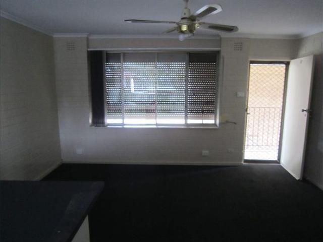 2 BEDROOM UPSTAIRS UNIT