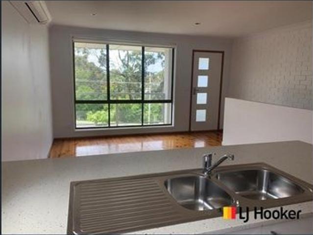 2 Bedroom Upstairs Unit 45 Iluka, Malua Bay
