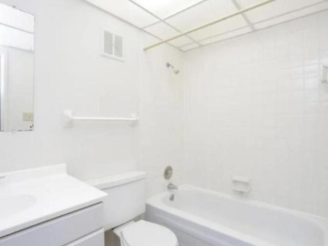 2 bedroom, Valparaiso IN 46383 104856638