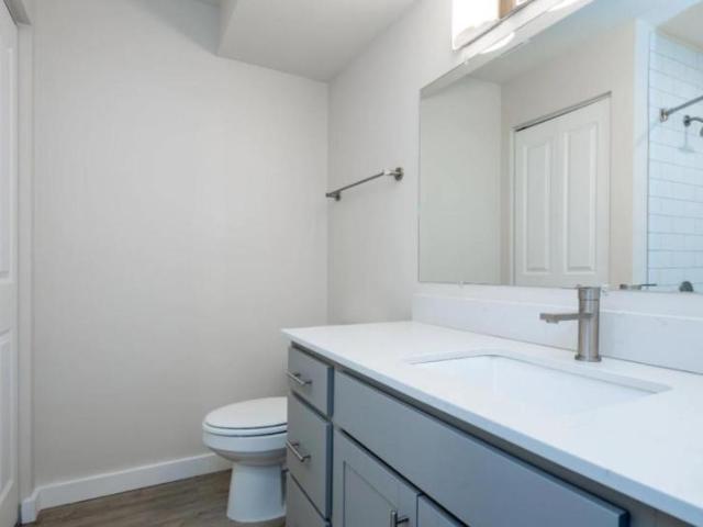 2 bedroom, Valparaiso IN 46385 103983491
