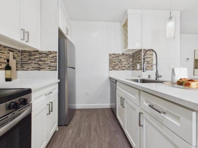 2 bedroom, Van Nuys CA 91411 105017021