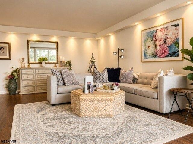2 bedroom, Verona NJ 07044 105752500