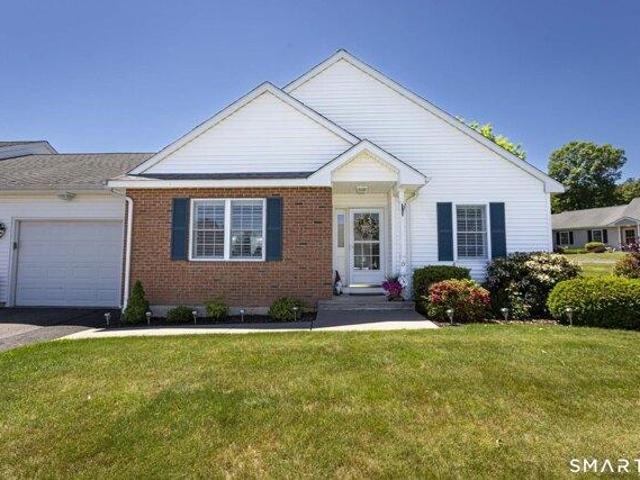 2 bedroom, Vernon CT 06066 104715694