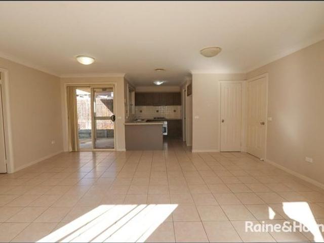 2 Bedroom Villa Close to CBD Available 10.8.26