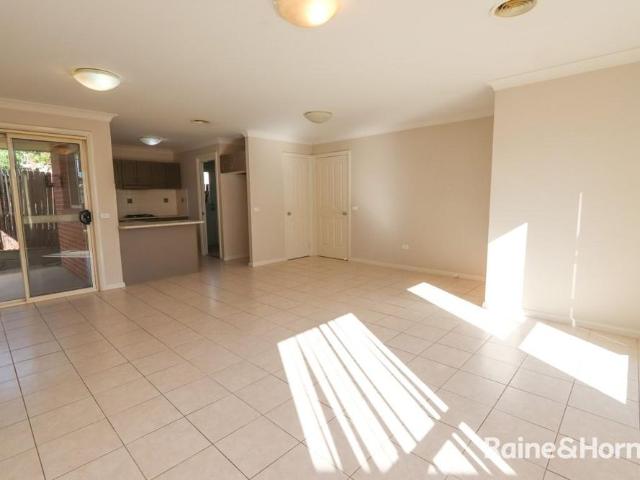 2 Bedroom Villa Close to CBD Available 10.8.26