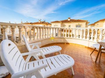 2 BEDROOM VILLA IN NEW WATERS, TORREVIEJA