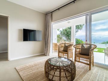 2 Bedroom Villa To Let in Camps Bay