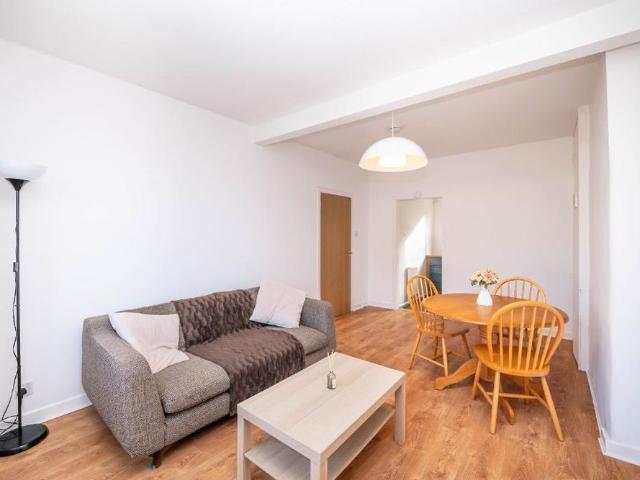 2 bedroom villa to rent