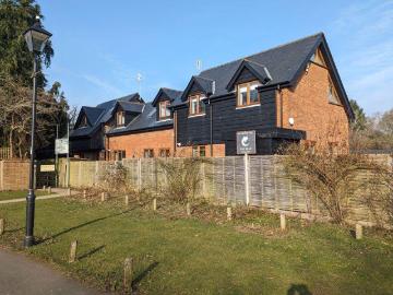 2 bedroom village house to rent