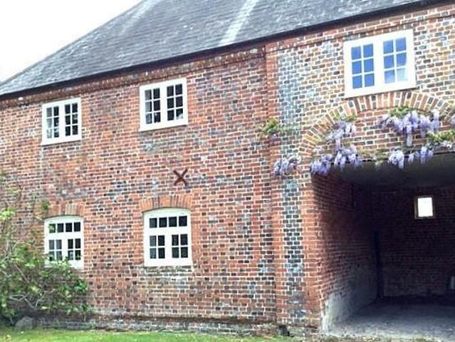 2 Bedroom Village House For Rent In Pewsey