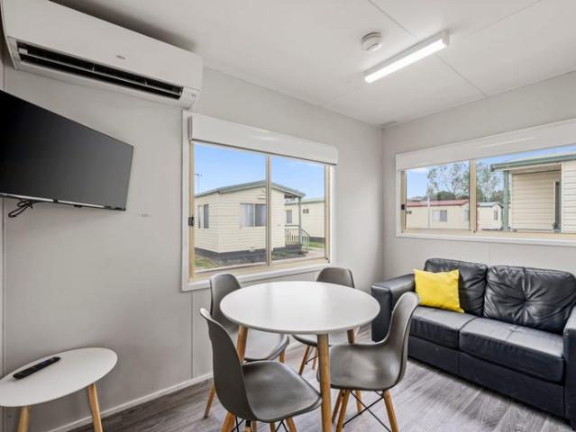 2 Bedroom Villas for rent in Beautiful Benalla Tourist Park from $350 per week