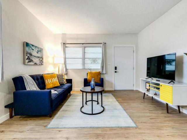2 bedroom, Virginia Gardens Virginia Gardens 33166 105757057