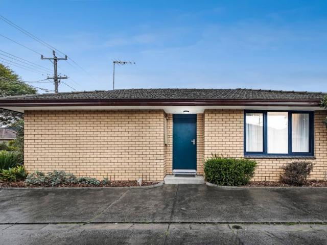 2 Bedroom Apartment Yarraville VIC 102758817