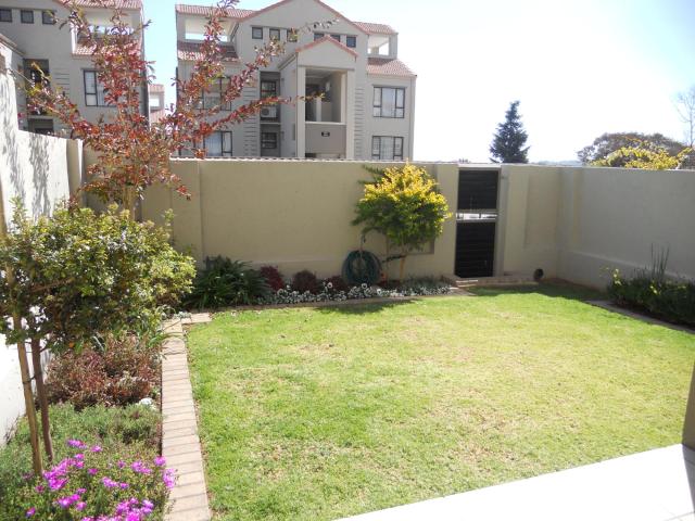 2 BedroomApartment / Flat For Rent inBryanston