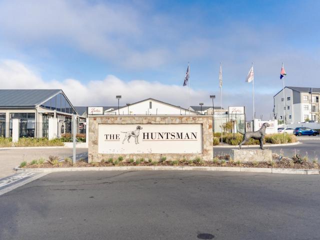 2 BedroomApartment / Flat For Rent inThe Huntsman