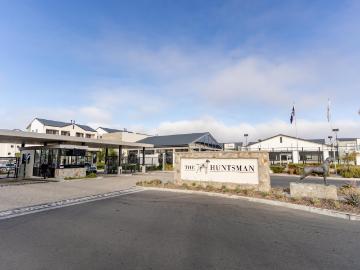 2 BedroomApartment / Flat For Rent inThe Huntsman