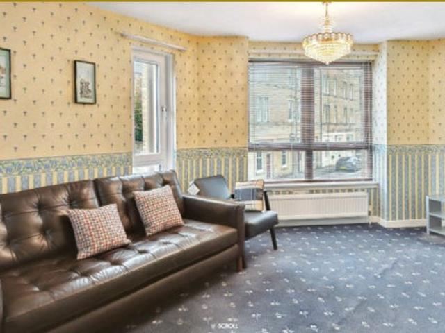 2 Bedroomed Modern Flat Close to University