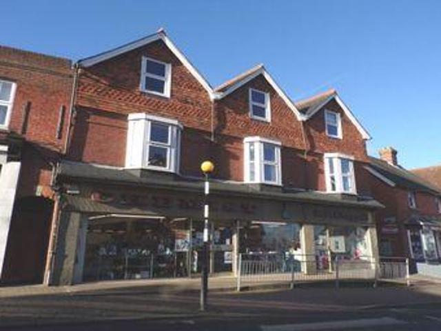 2 Bedrooms Maisonette for rent in Croft Road, Crowborough TN6
