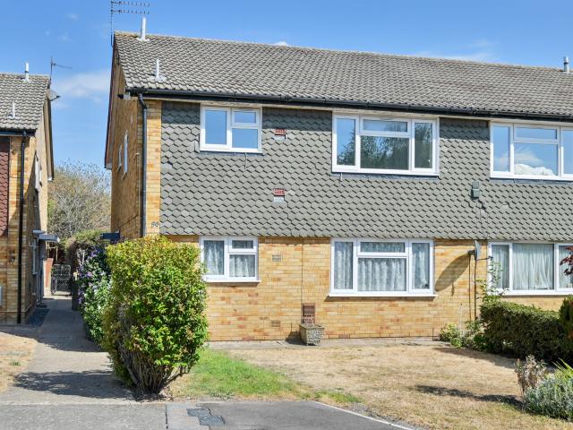 2 Bedrooms Maisonette for Rent in Guernsey Close, TW5 0PH | Foxtons