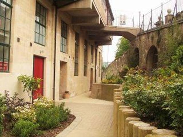 2 Bedrooms Maisonette for rent in Wells Road, The Academy, Bath BA2