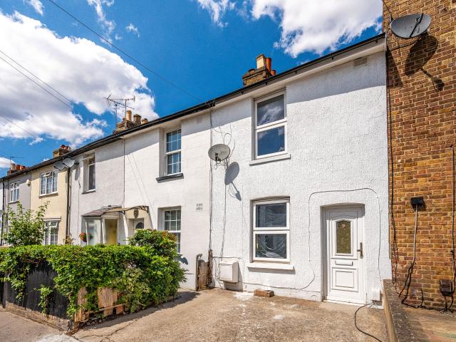 2 Bedrooms Maisonette for Rent in West Street | Foxtons