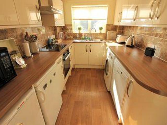 2 Bedrooms Maisonette for sale in Belvedere Gardens, West Molesey KT8
