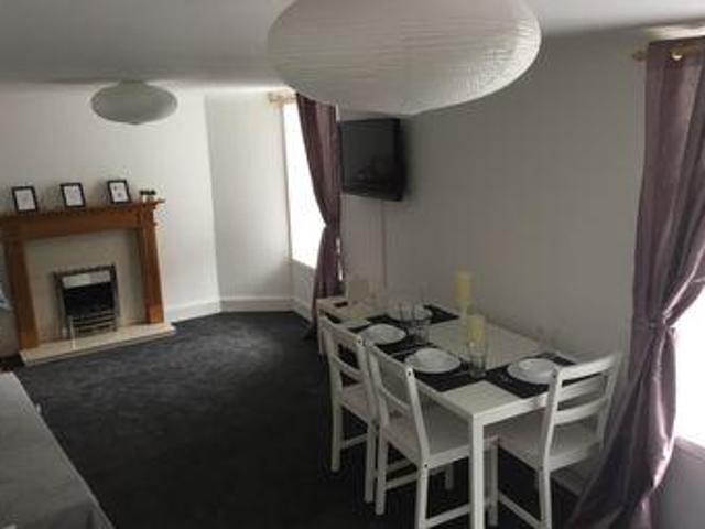 2 Bedrooms Maisonette for sale in Kirk Street, Strathaven ML10