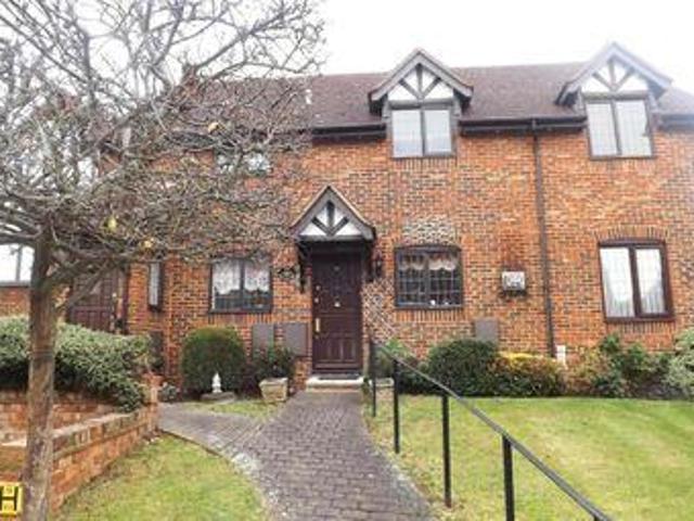 2 Bedrooms Maisonette for sale in Priory Field Drive, Edgware HA8